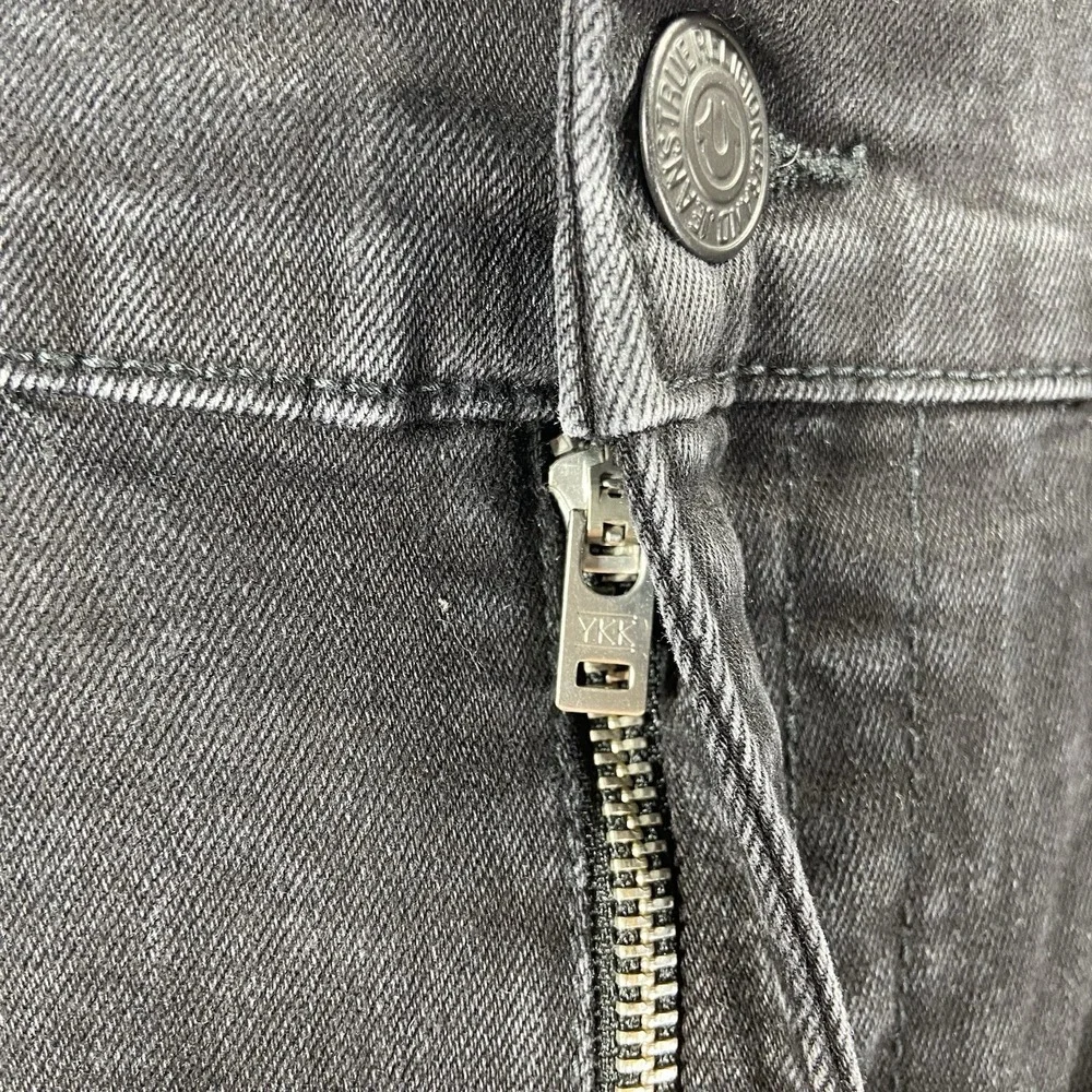 True Religion Jeans men's 34x31 Rocco Relaxed Skinny Black Denim Flap Pockets